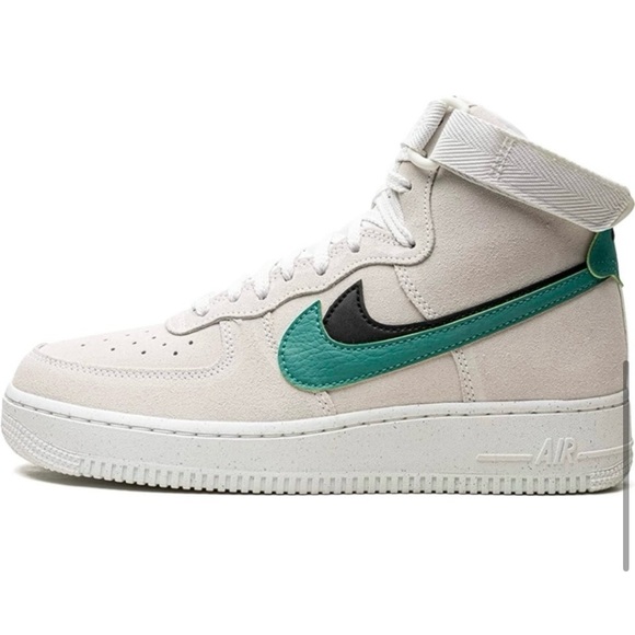 Nike Air Jordan 1 Mid shoes with a Suede & Leather - Picture 4 of 11